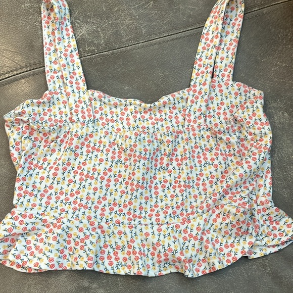 Forever 21 juniors size medium crop halter top with tiny floral design - Picture 3 of 3